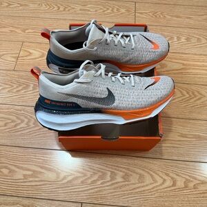 Nike Men's Athletic Shoes - Cream, Black, and Orange